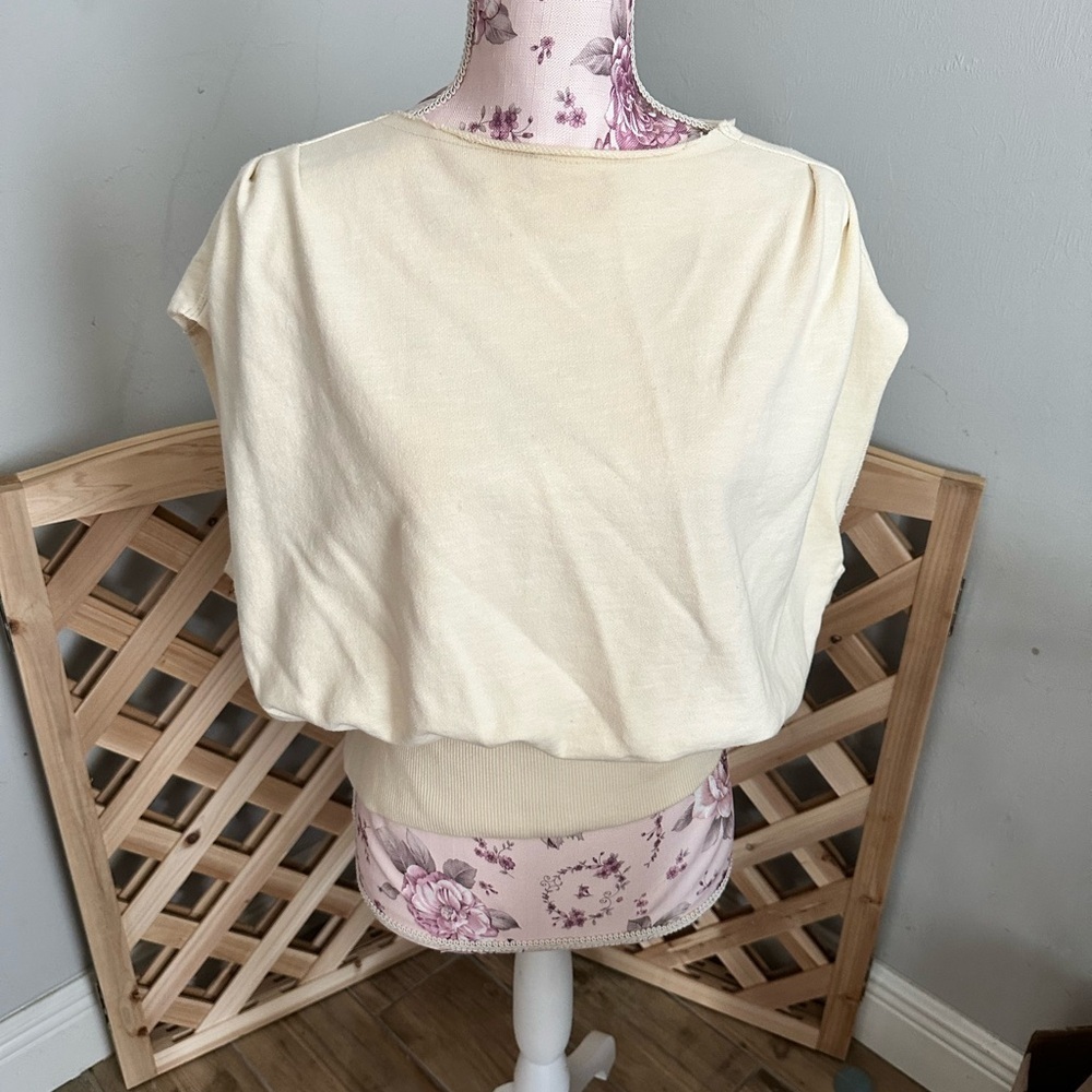 Pilcro Cream muscle style Crop Top